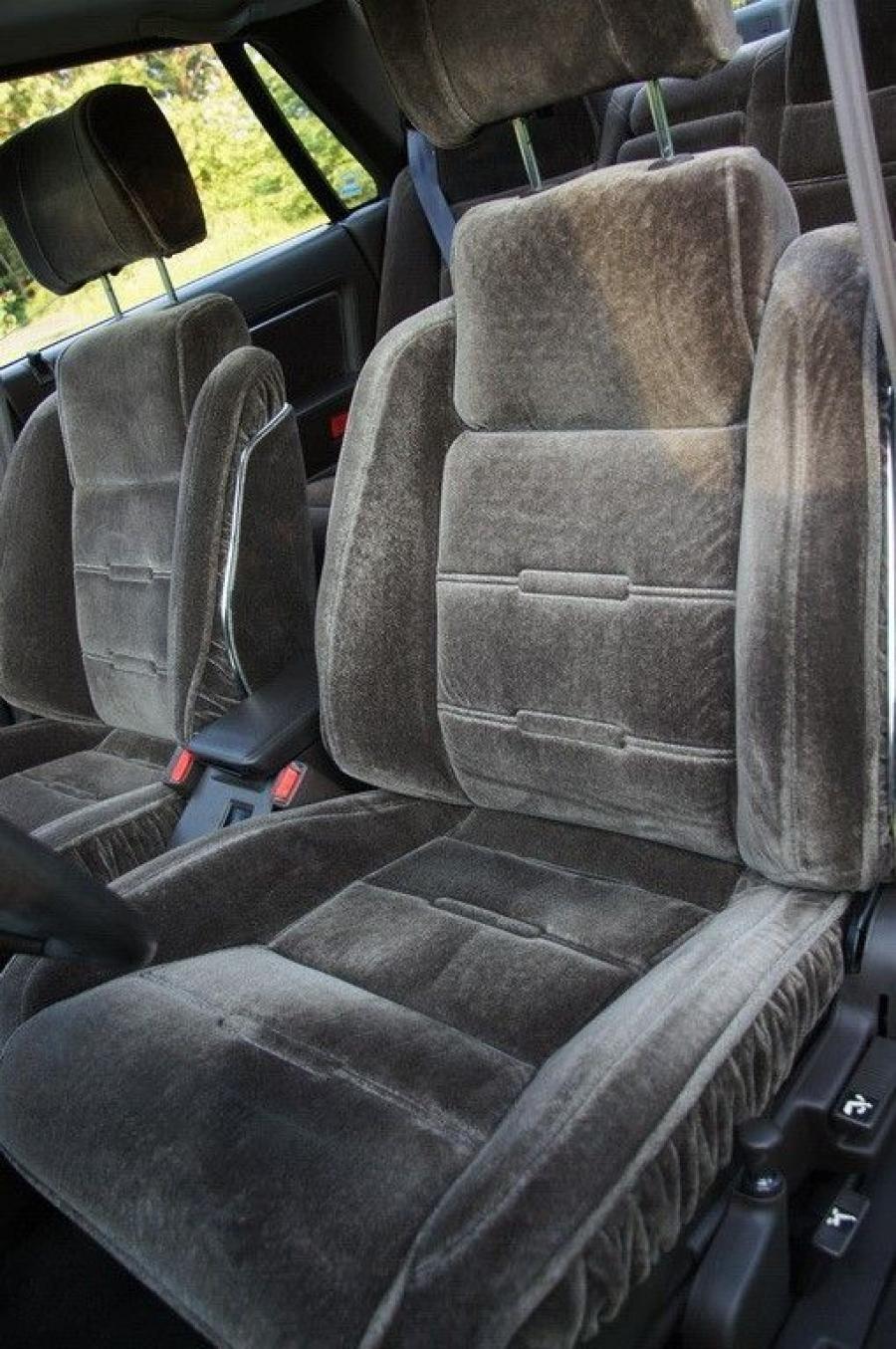  Mitsubishi Gallant Sigma 1988 года  (фото 25 из 54)